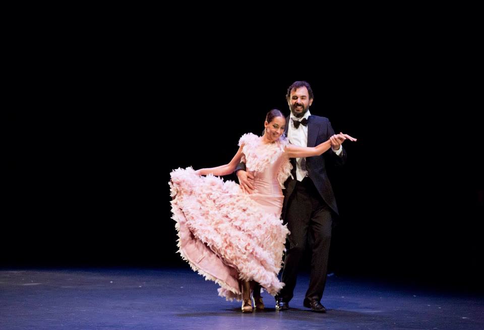 Momento de ensueño de Belén Maya en LOS INVITADOS bailando Cheeck to Cheeck. Fotografía de CIUTAT FLAMENCO. www.facebook.com/ciutatflamenco