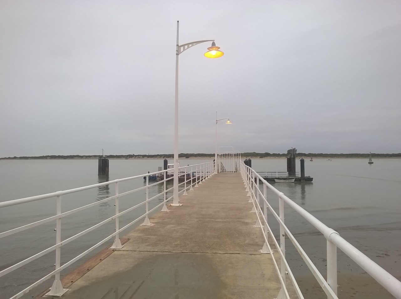 2016_01_02_Foto Ana Martinez embarcadero en Sanlucar para ir a Doñana al frente