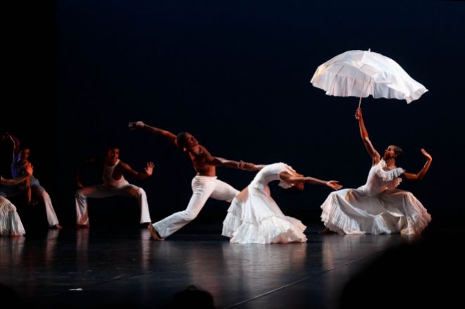 'Revelations' en el Alvin Ailey American Dance Theatre PIERRE WACHHOLDER